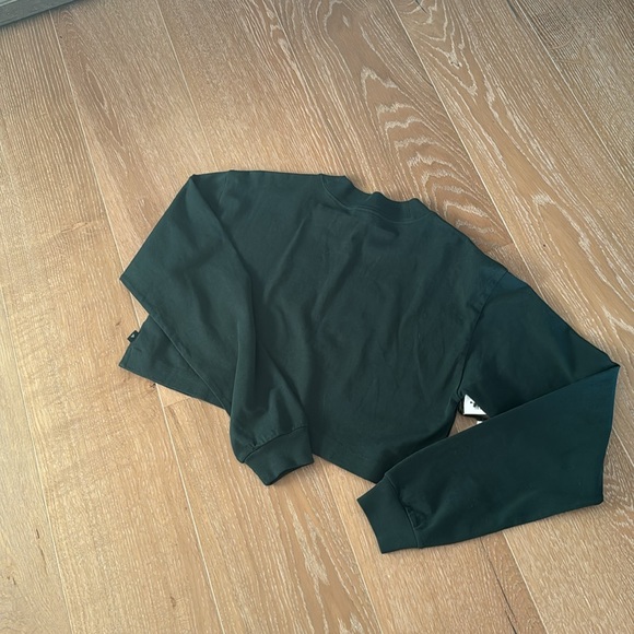 NWT Tna crop top, small in a dark green. - Picture 6 of 6
